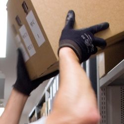 Région pays de la Loire - déménagement administratif zoom sur boites d'archives