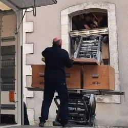 Reportage-Monte-meubles Avizo pour le transfert de la mediathèque de la Rochelle